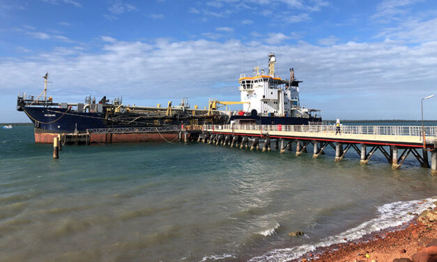 Dredge heads to Weipa