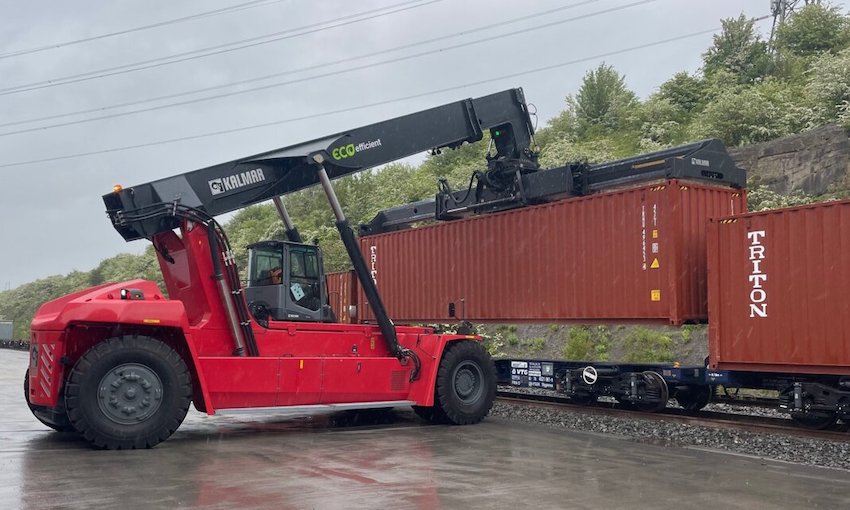 Port receives four new container handling machines