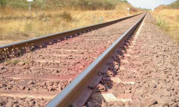 Floods cut NT rail, roads