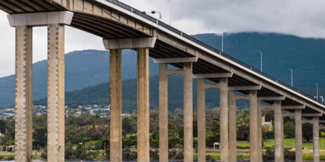 Tasman Bridge transit aborted