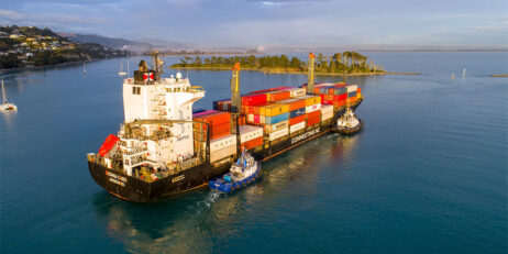 NZ containership crew awarded for SAR efforts