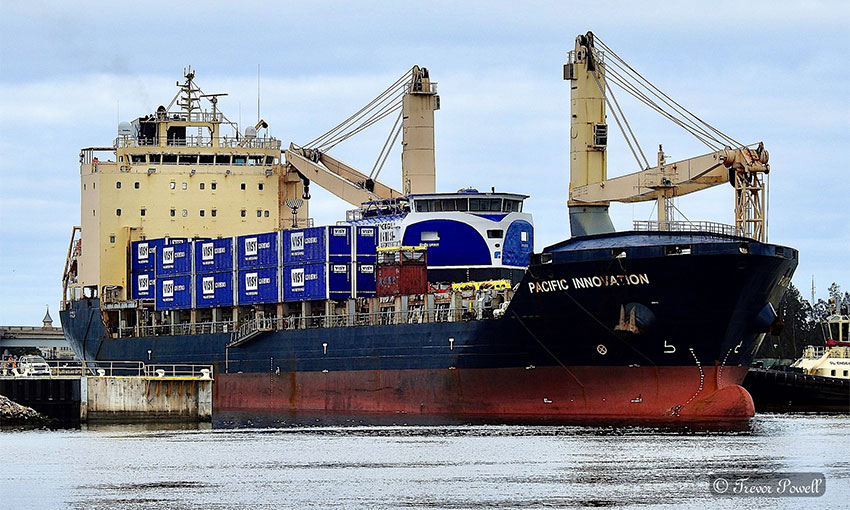 Auto fish-feed barge arrives in South Australia