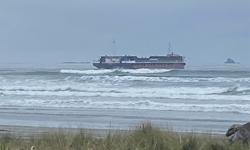 Successful refloat for NZ barge