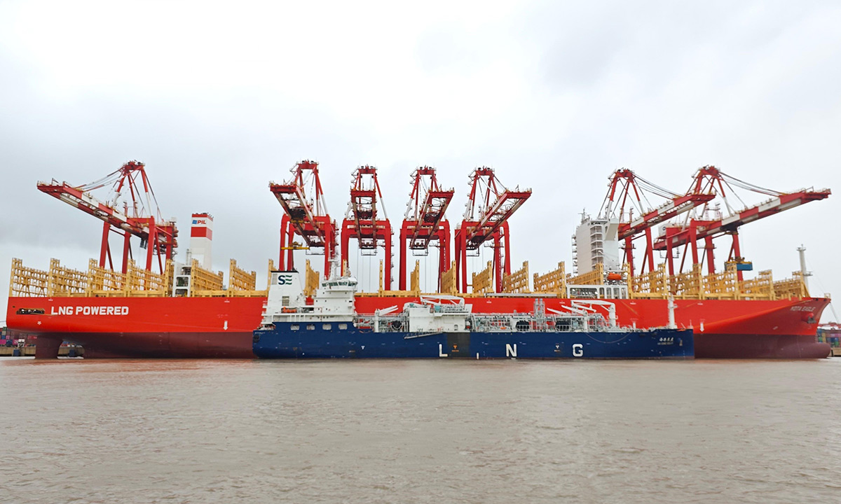 PIL conducts inaugural bunkering of LNG boxship