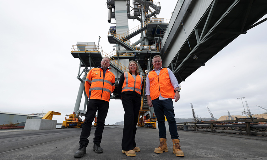 New loader boosts capacity at Burnie