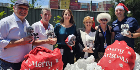 Port community brings Christmas spirit to seafarers