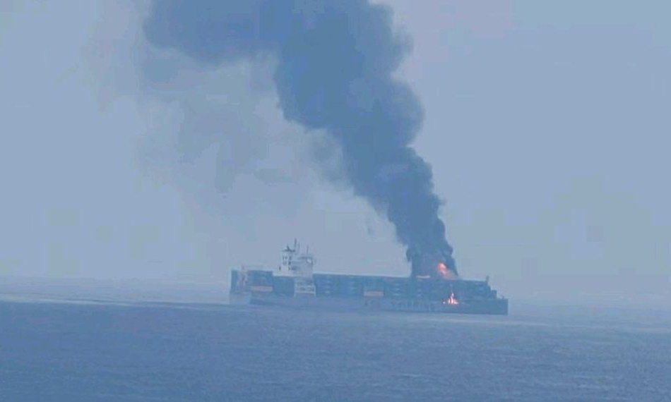 Crew abandons ship in Red Sea after explosion