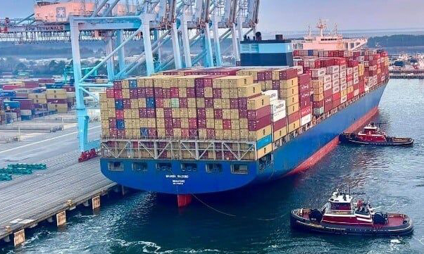 Maersk boxship breakdown is sister to Dali